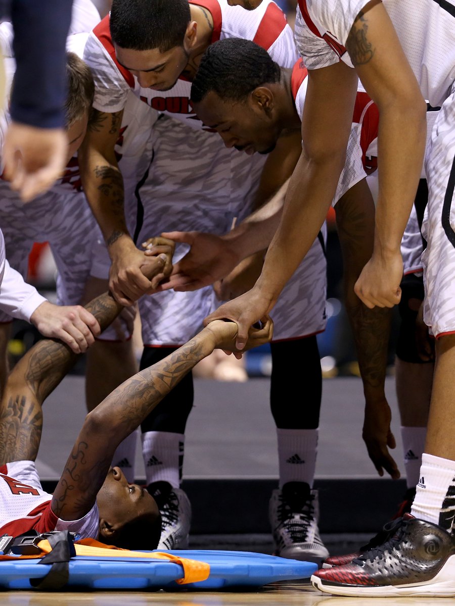 Kevin Ware Tells Team &#39;Go win this game&#39; While Leg is Broken